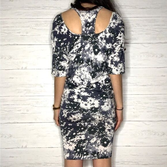 Stella McCartney Women’s Size 42 US 12 Dress Black White Floral Racerback Fitted - Picture 3 of 7